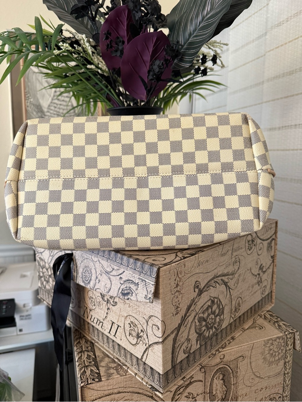 Cream Checkered Satchel Handbag with Pink Trim - Picture 4 of 8